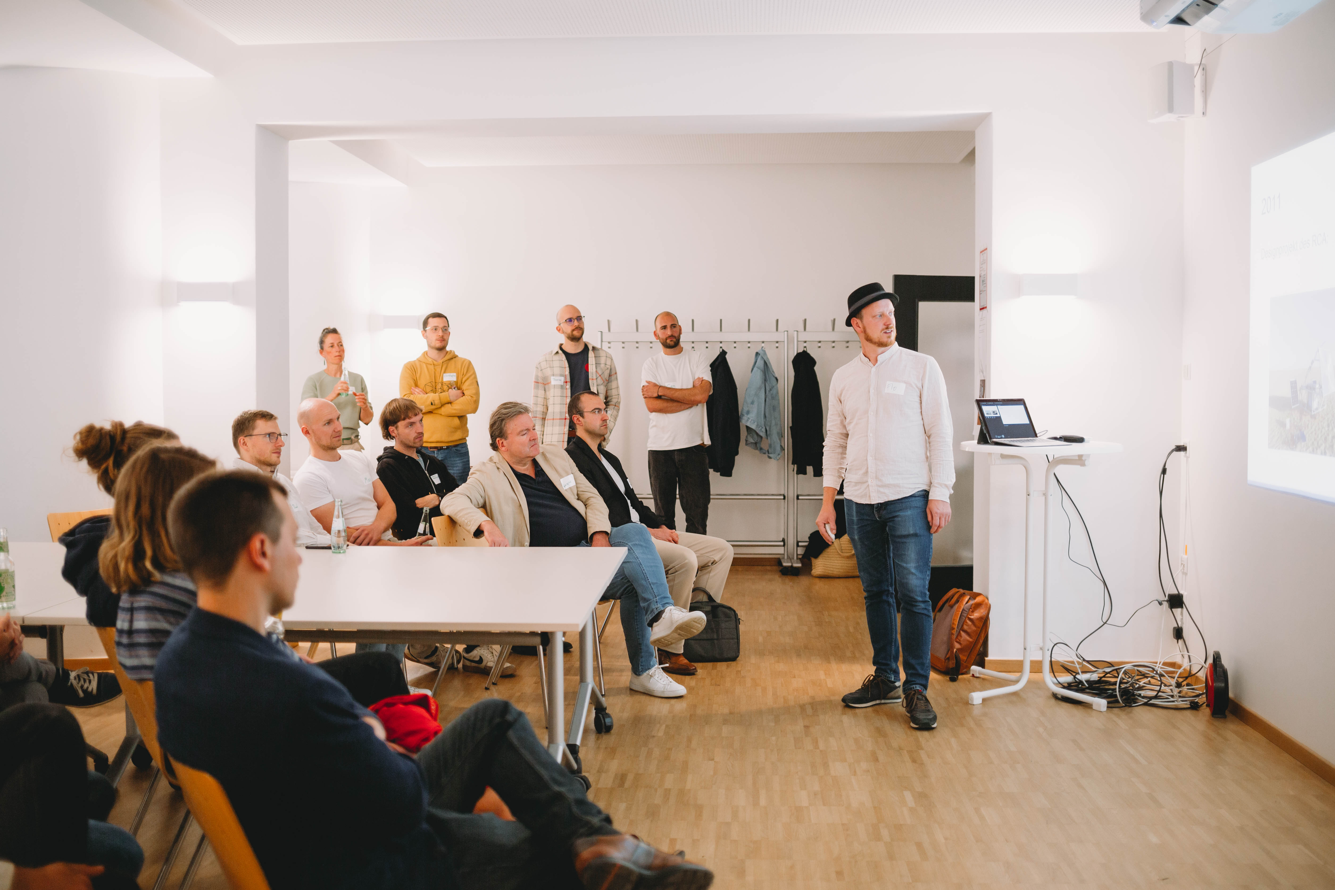 Florian beim Pitchen der Idee